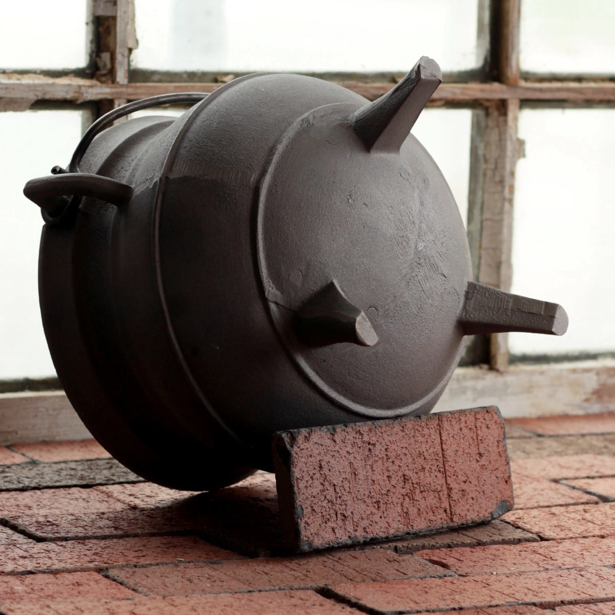 5 Quart Cast Iron Pot