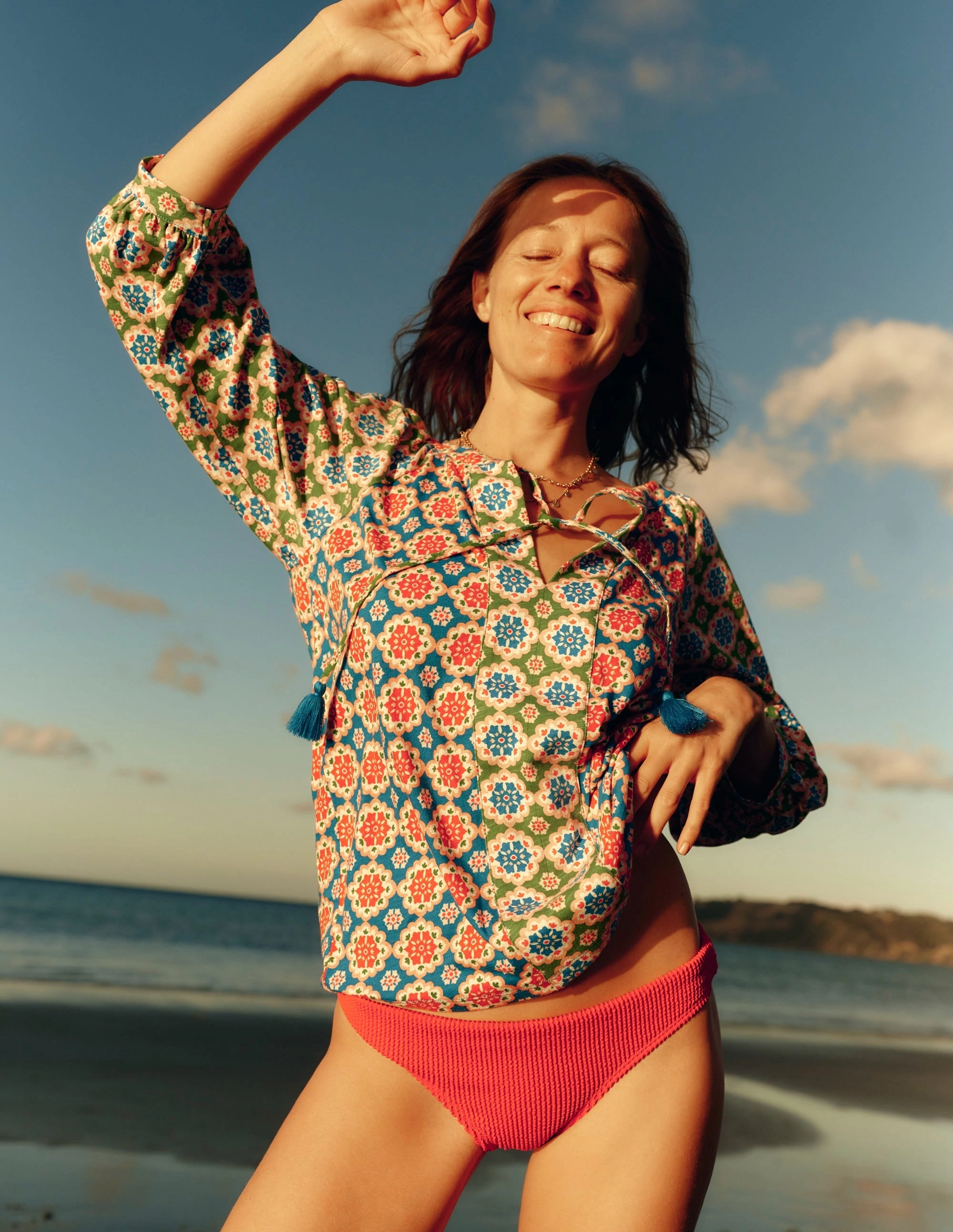 Blouson Sleeve Raglan Top-Bloom Geo
