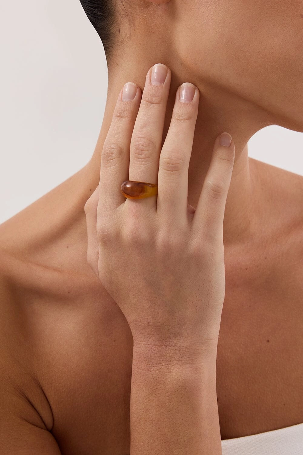 NOAH THE LABEL BROWN CHUNKY RESIN RING
