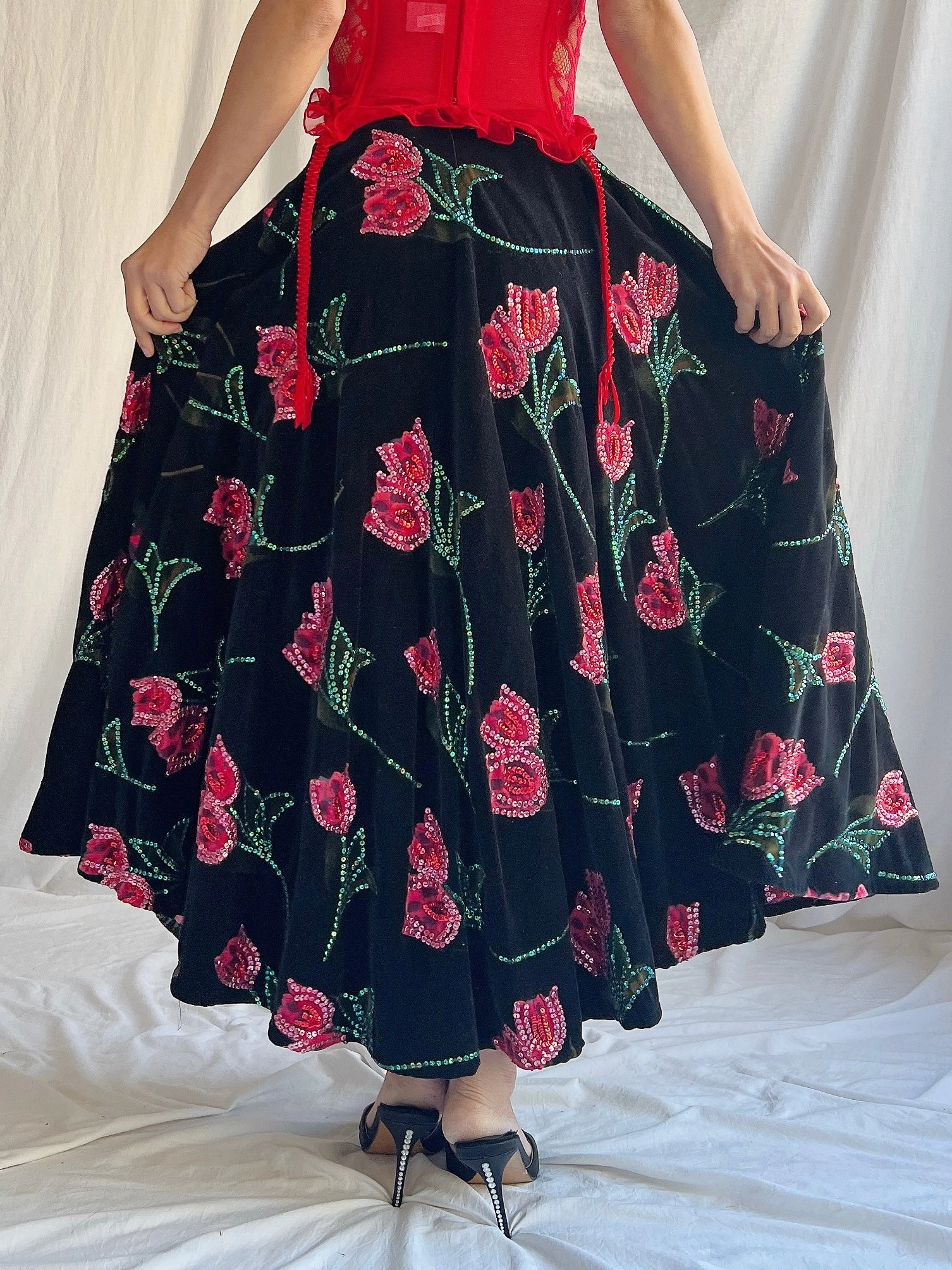 Vintage Floral Velvet Embellished Skirt - M